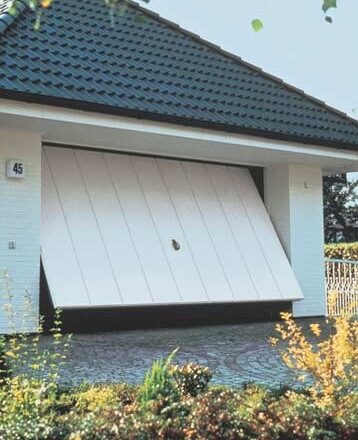 dangers-of-garage-doors-to-avoid